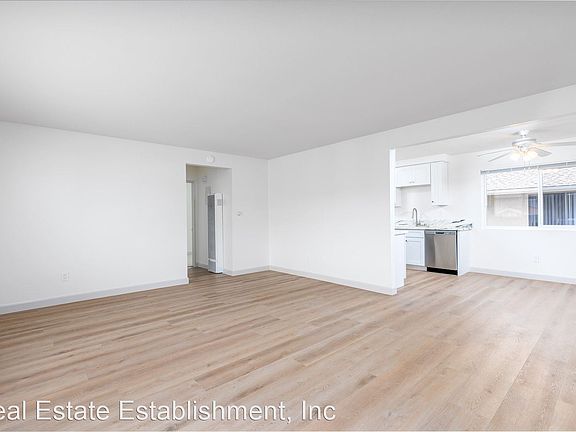 4th image of 18221 Mandarin Ln #C