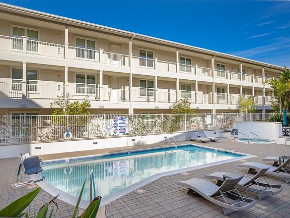 3rd image of 2030 N Pacific Ave Unit 314