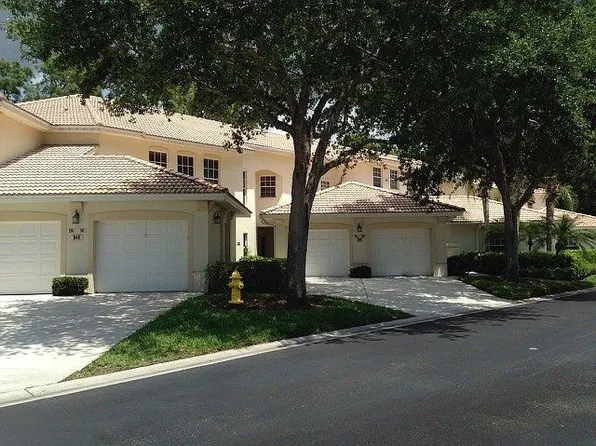 945 Egrets Run APT 102, Naples, FL 34108