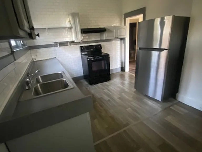 315 S Winslow Ave — Photo 6