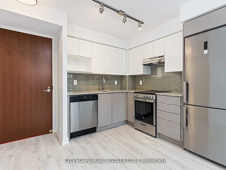120 Varna Dr #425 — Photo 8