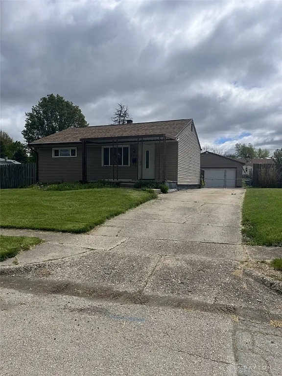 292 Travis Dr photo 1