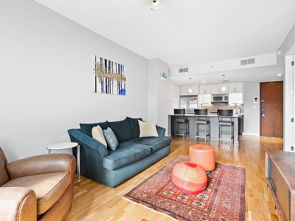 1st image of 500 4th Ave APT 2O