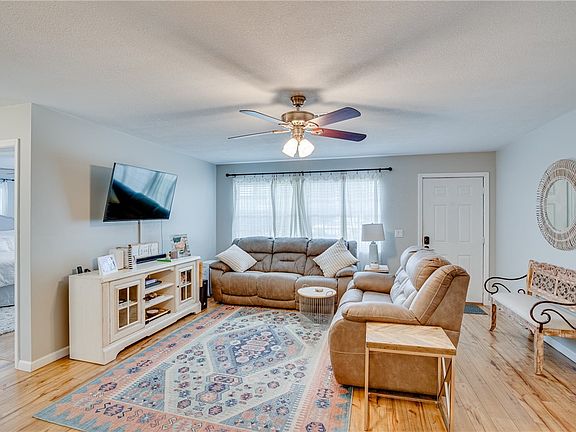 3rd image of 2616 49th Ave