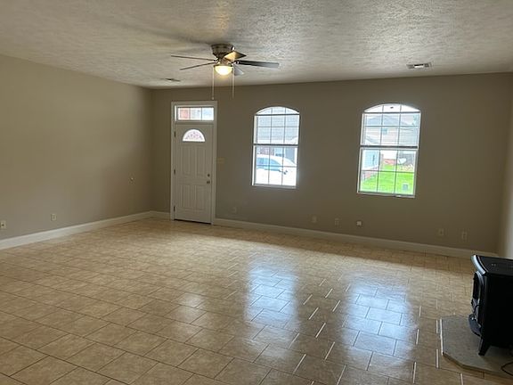 3rd image of 3761 Newcastle Dr