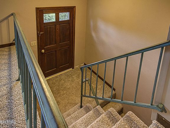 5th image of 418 Biltmore Dr