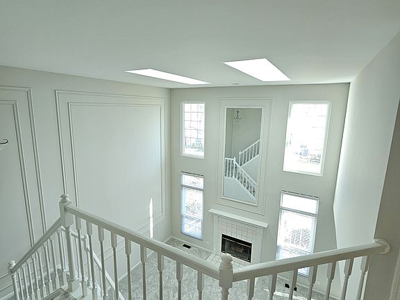 3rd image of 304 Hill St