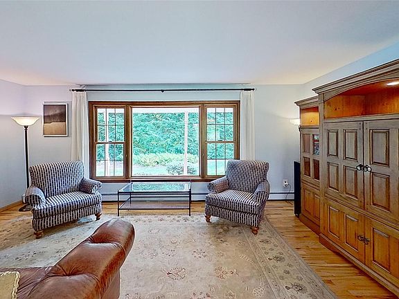 4th image of 76 Helme Avenue