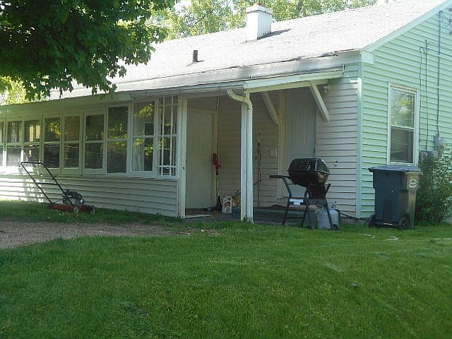 2nd image of 1820 Miller Rd