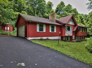 120 Deacon Hill Rd, Lake Ariel, PA 18436