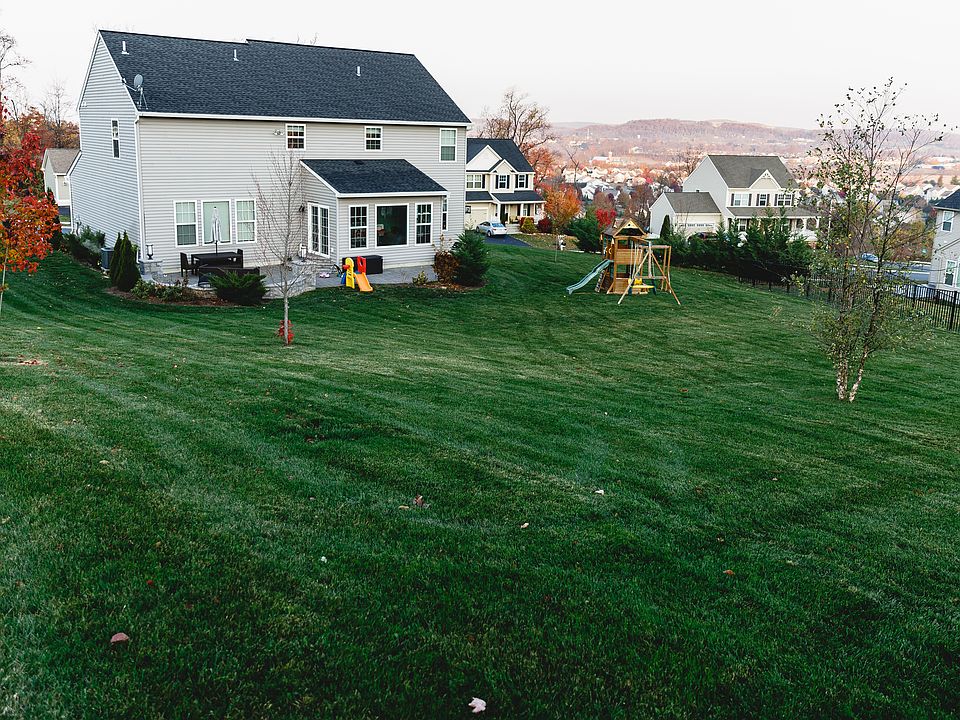2nd image of 206 Merwood Dr