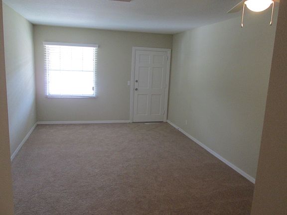 Living Room pic 2