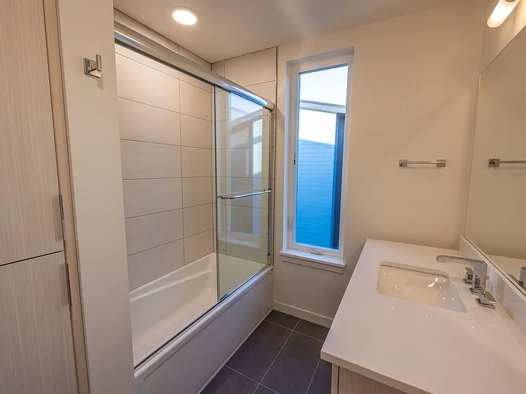 1708 SE Columbia River Dr — Photo 24