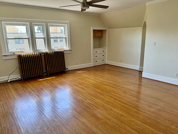Spacious living room