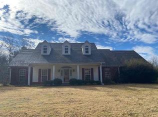 182 County Road 37, Thaxton, MS 38871