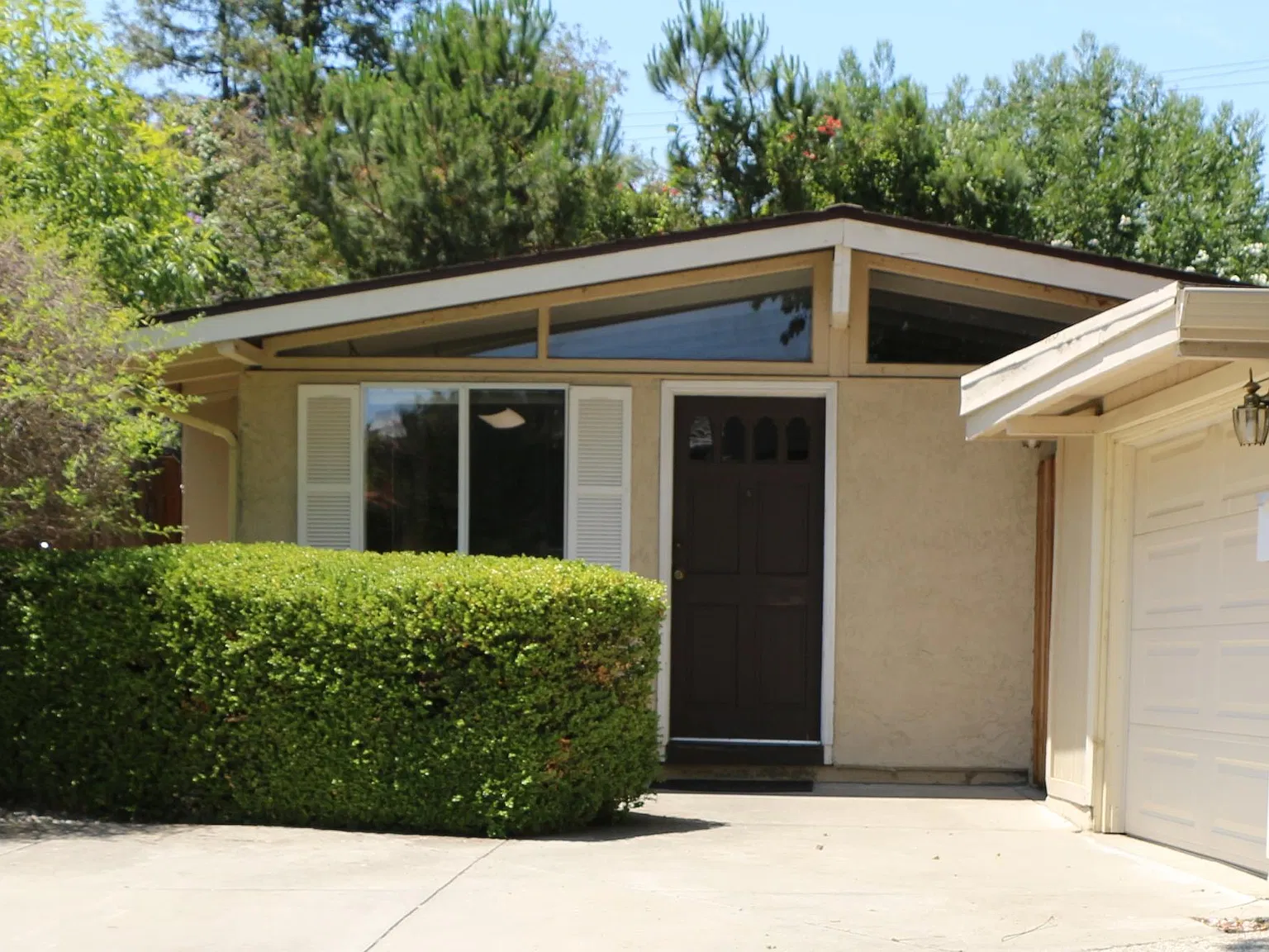 3 bed, 1475 sqft, $4,550 — Photo 1