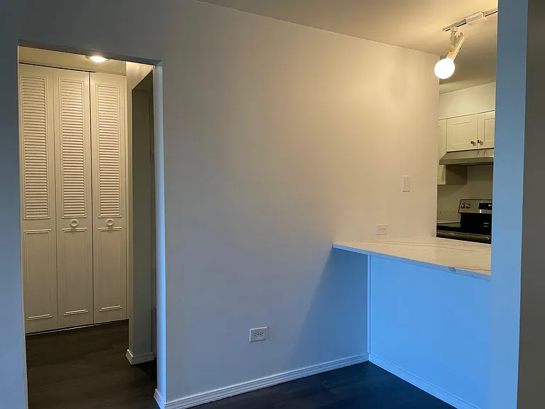 1950 Cherry Ln #114 — Photo 6