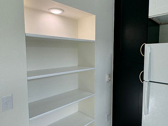 5th image of 444 Bridge St APT B