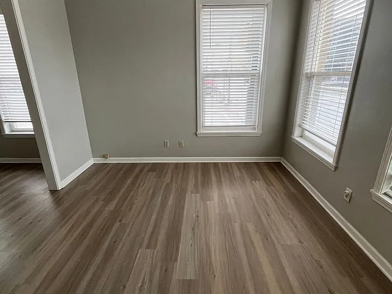Sanders Flats — Photo 13