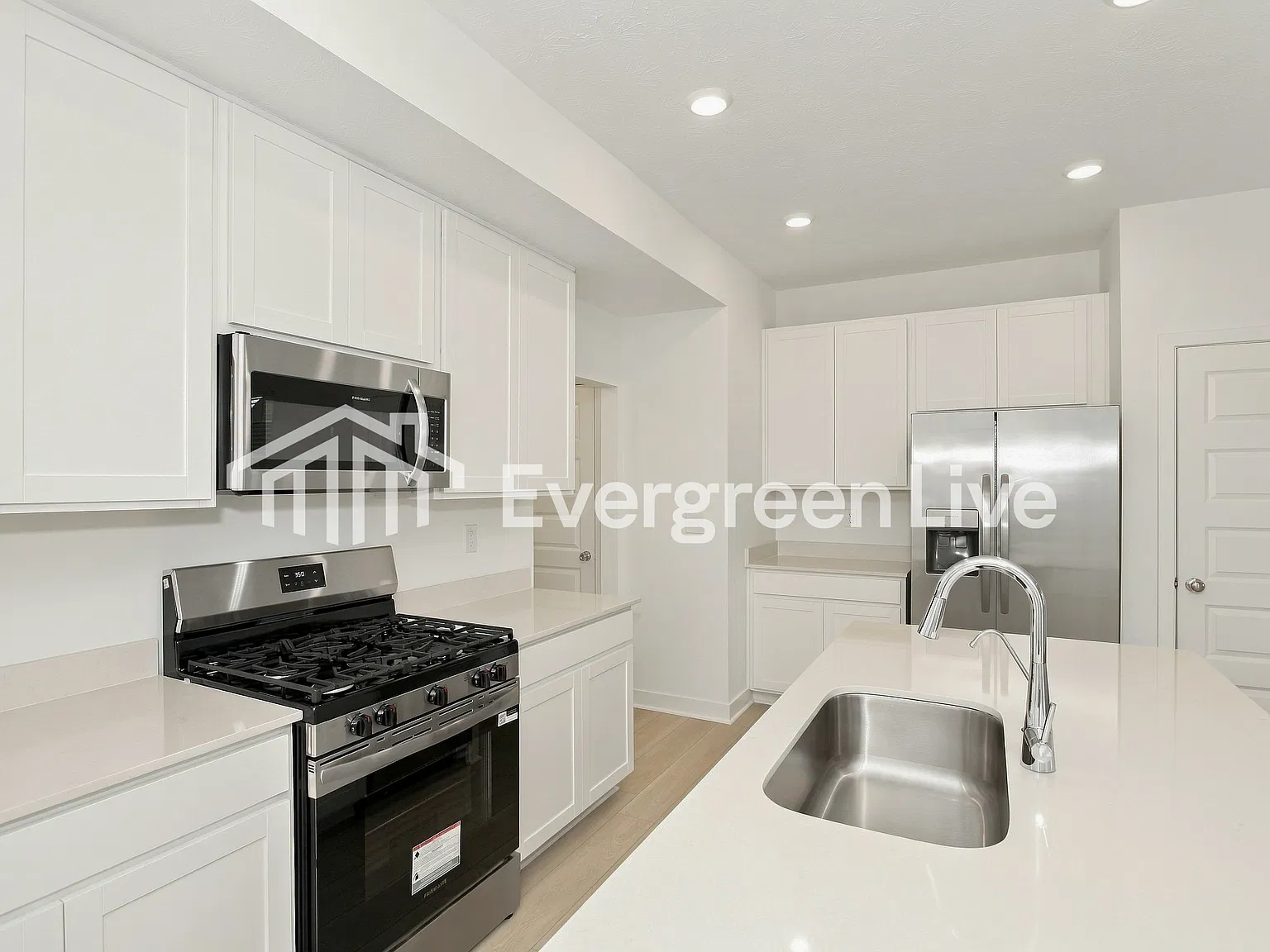 3 bed, 2.5 bath, 1703 sqft, $1,965 — Photo 4