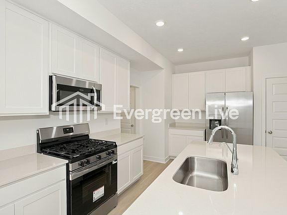 4th image of 8109 Ridge Line Dr