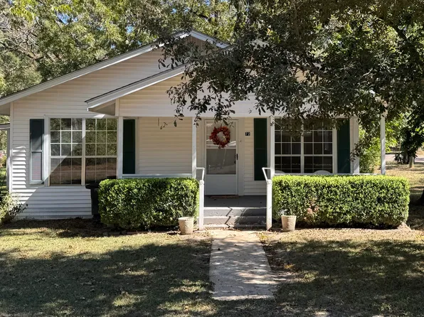 72 Carraway Ave, Bassfield, MS 39421