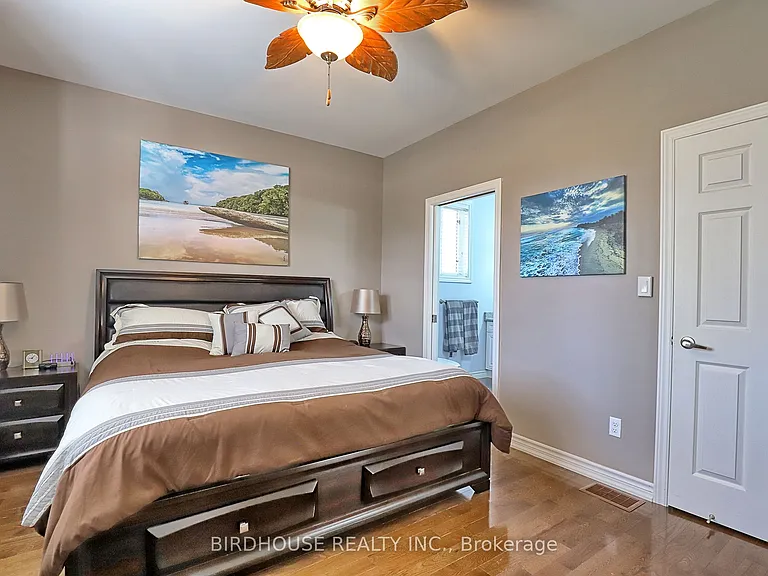 21 Ellis Cres — Photo 13