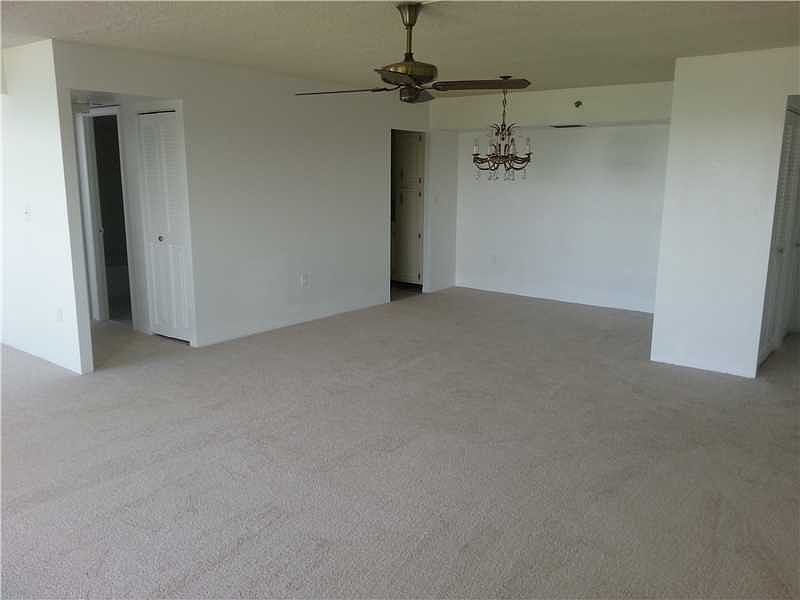 2nd image of 1100 Saint Charles Pl APT 810