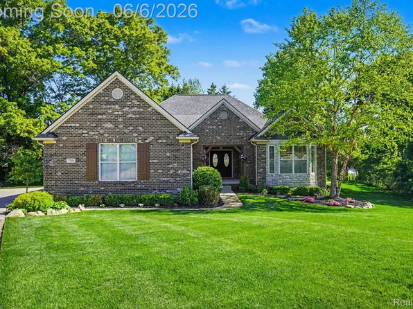 788 Fish Lake Ct, Oxford, MI 48371