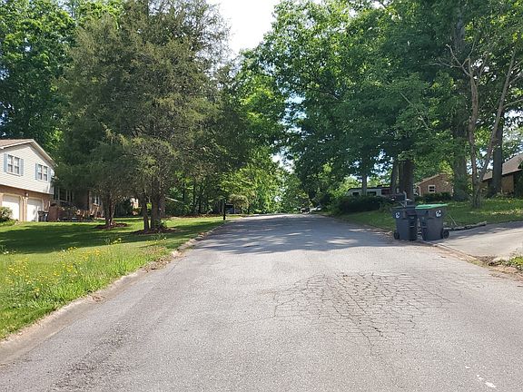 4th image of 514 Marston Moor Ln