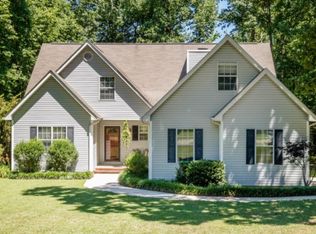 909 McLean Ave, Signal Mountain, TN 37377