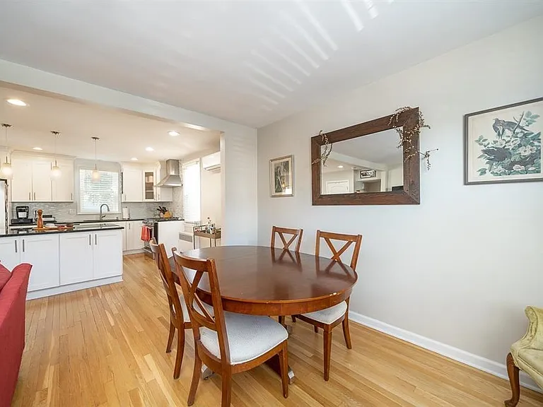 118 W 46th St — Photo 11