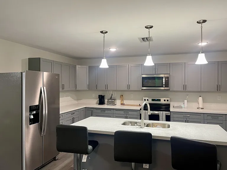 NW 1st Pl — Photo 23