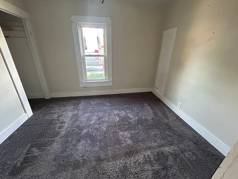 1231 Davis Ave — Photo 9
