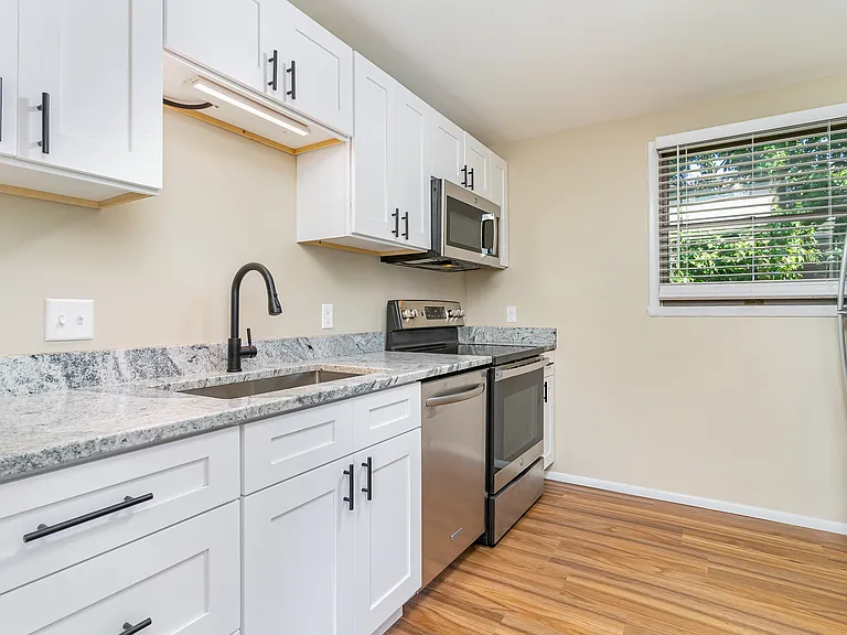 20 Garrison Dr — Photo 7