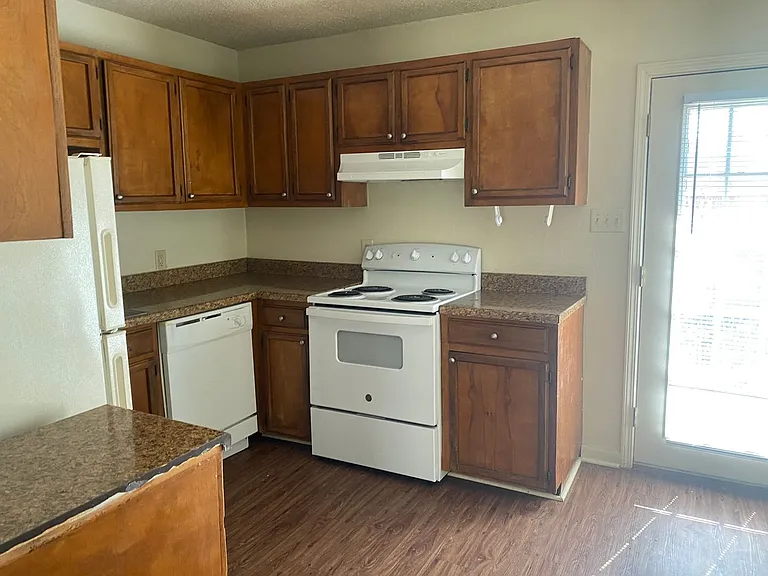 1408 Jade Ave — Photo 11