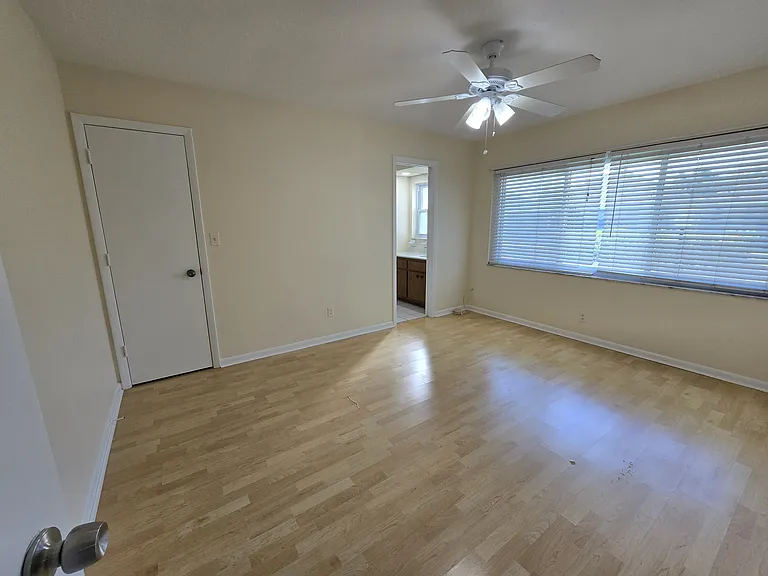 317 Dania St — Photo 8