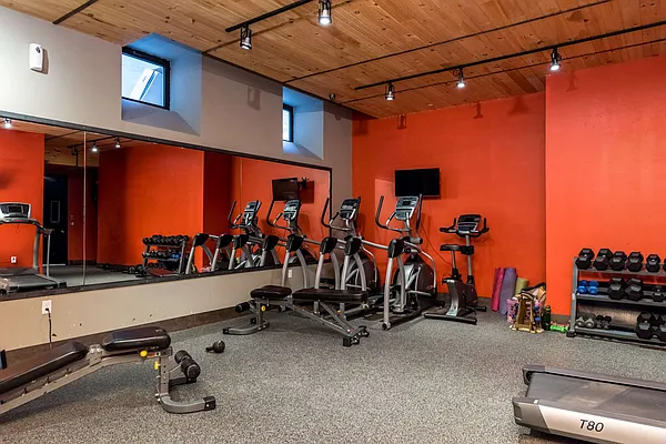 Rented by Nooklyn NYC LLC | media 28