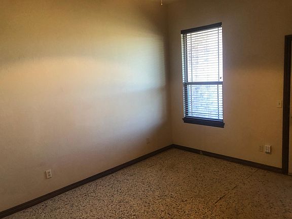 2nd image of 5214 Oakwood Villas Ct