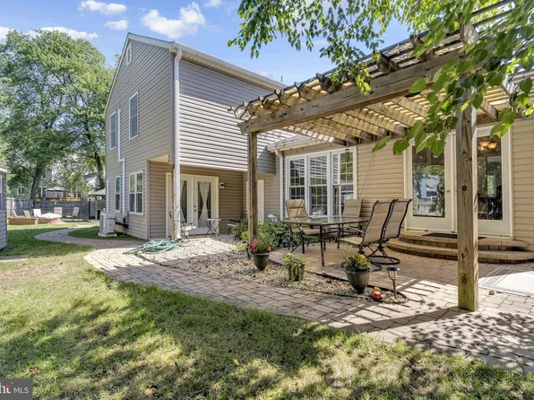 1801 Stonegate Ave, Crofton, MD 21114