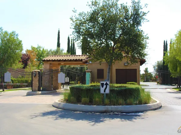 10320 Toscana Dr, Bakersfield, CA 93306