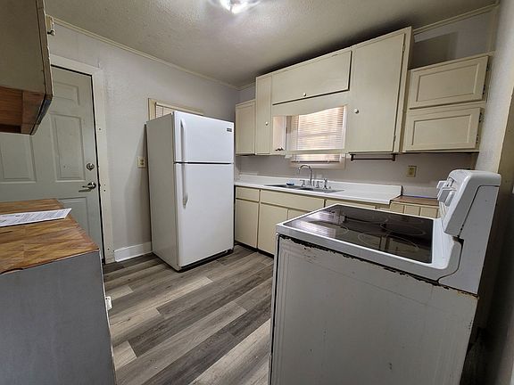 5th image of 1304 Avenue E