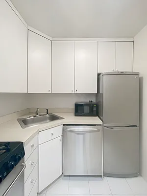 Rented by Corcoran | media 15