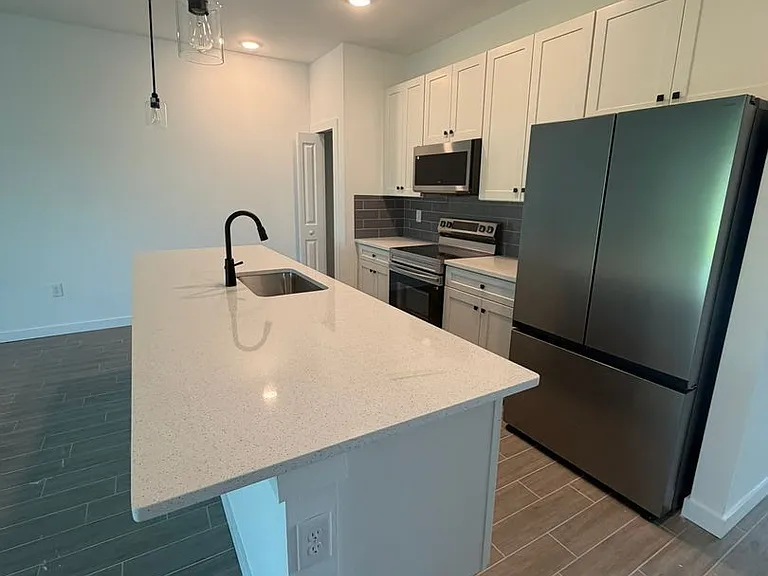 1506 Gary Ln — Photo 10