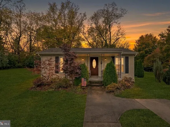 219 Josephine St, Berryville, VA 22611