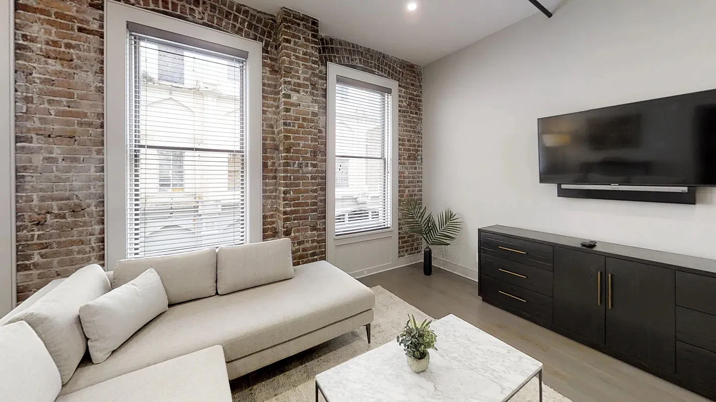 3 bed, 1400 sqft, $5,800 — Photo 3