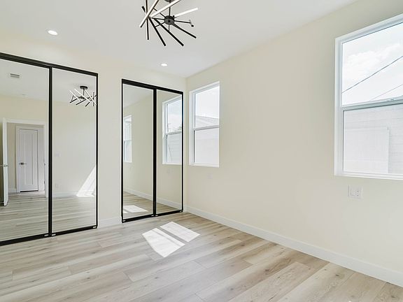4th image of 10405 N Ruffner Ave