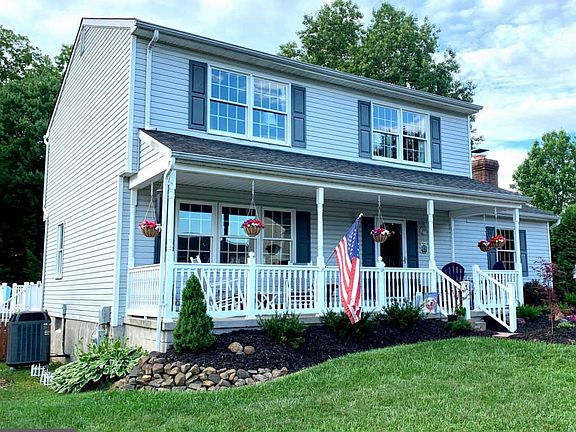 3rd image of 802 W Farrow Ct