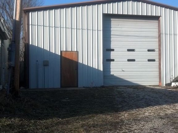End of steel building