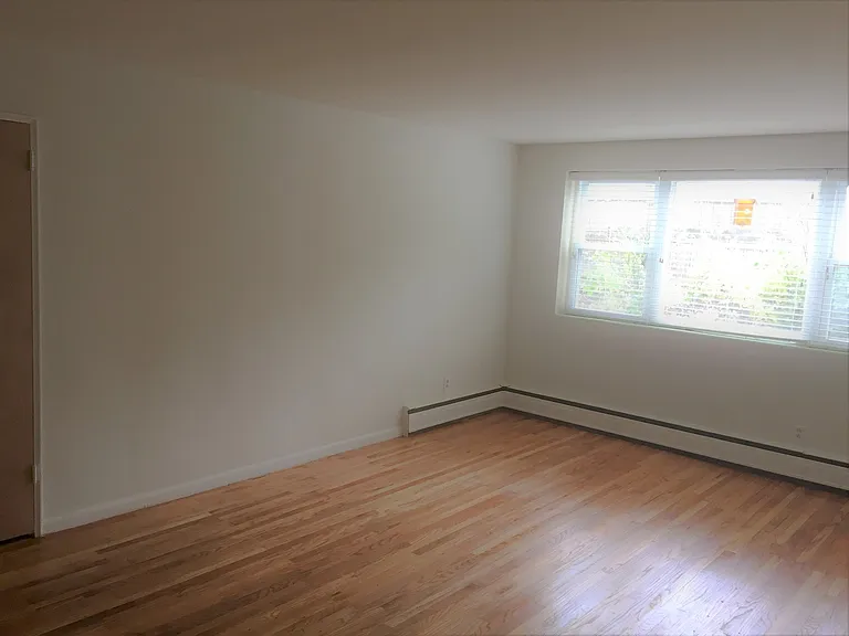 1621 Old York Rd — Photo 4